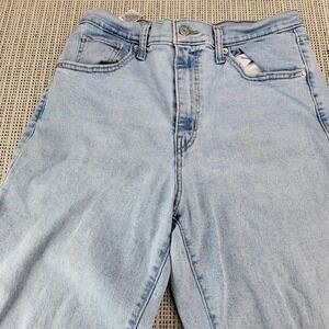 Levis High Waisted Mom Jeans Womens 31 Light Wash Distressed Knee Denim 31x27‎